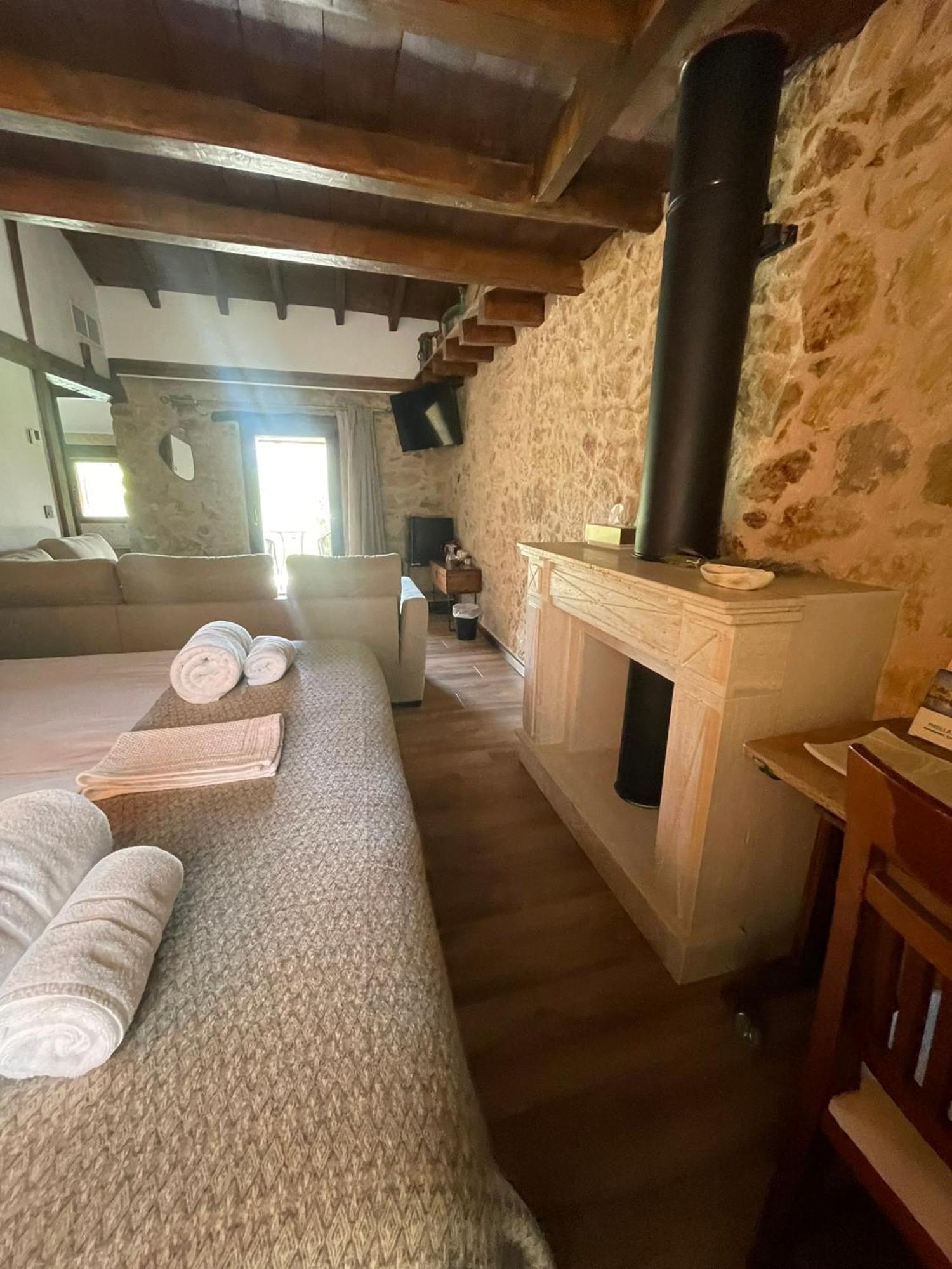 La Casa Del Cantero Pinilla del Valle Экстерьер фото